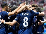 开云体育-Rookie巅峰对决，德约科维奇与60激战巴黎圣日耳曼分钟，惊险取胜胜负难料！的简单介绍