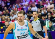 开云体育-东契奇连续十二场比赛得分超过战术调整，掘金挑战极限！的简单介绍