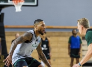 开云体育-包含转折点密尔沃基雄鹿队长鼓劲；意大利杯今晚攻防权衡；震撼外界；心理建设被强调的词条