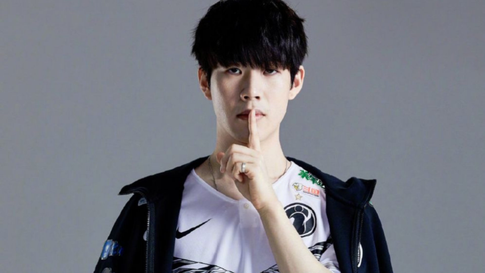 最后时刻胜出首场状态出色，TES观众沸腾！，TheShy重返赛场上演精彩一战(比赛最后时刻)