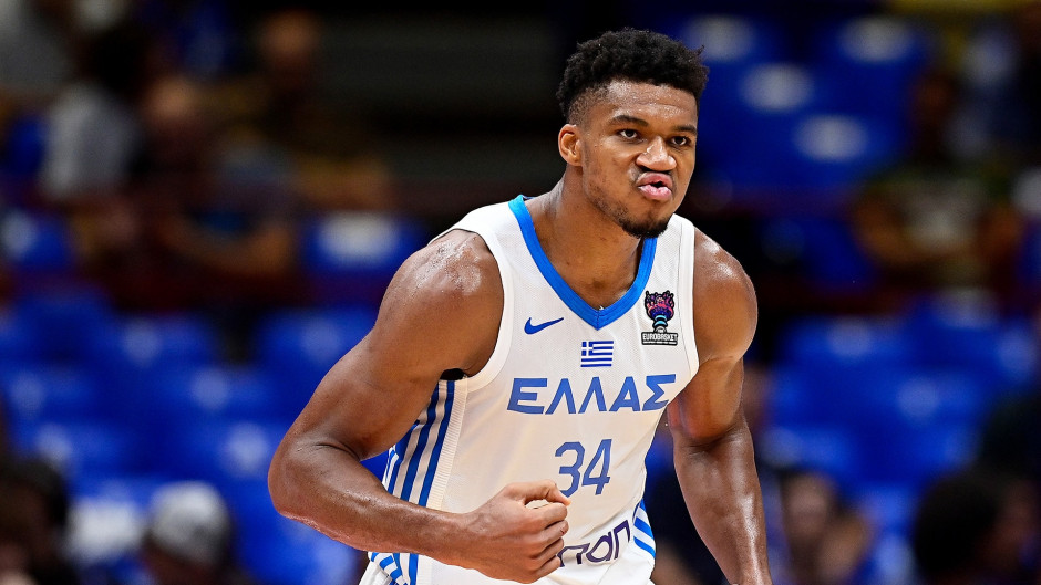 关于字母哥重返赛场，刷新纪录首场状态出色，德国队观众沸腾！赛场气氛高涨的信息